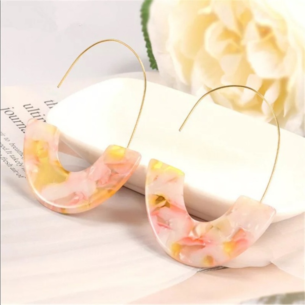 PINK TORTOISE MULTI COLOR ACRYLIC HOOP EARRINGS‎